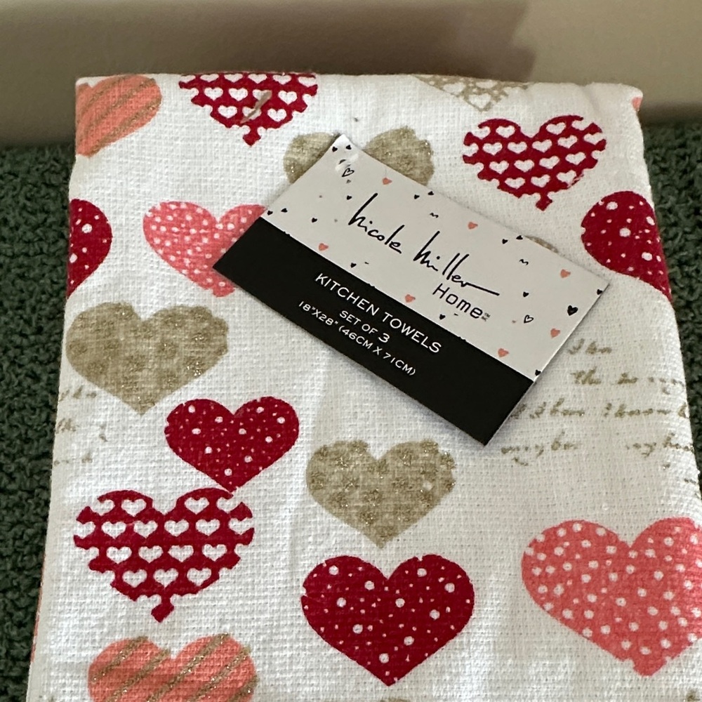 Nicole Miller Valentine Heart ♥️ Kitchen Towels Set of 3 NEW! - Picture 7 of 9